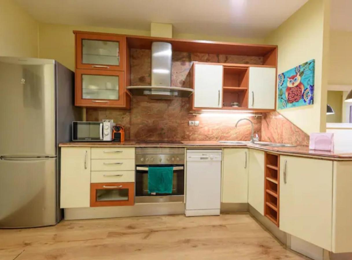 Ramblasrentals Chic & Spacious Flat Pool Table 15M Ramblas - Parking - Wifi Barcelona Exteriör bild
