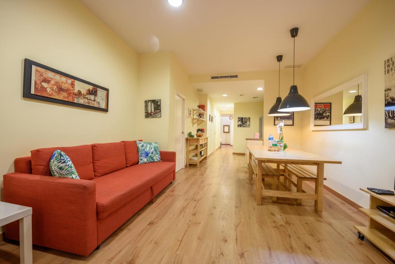 Ramblasrentals Chic & Spacious Flat Pool Table 15M Ramblas - Parking - Wifi Barcelona Exteriör bild