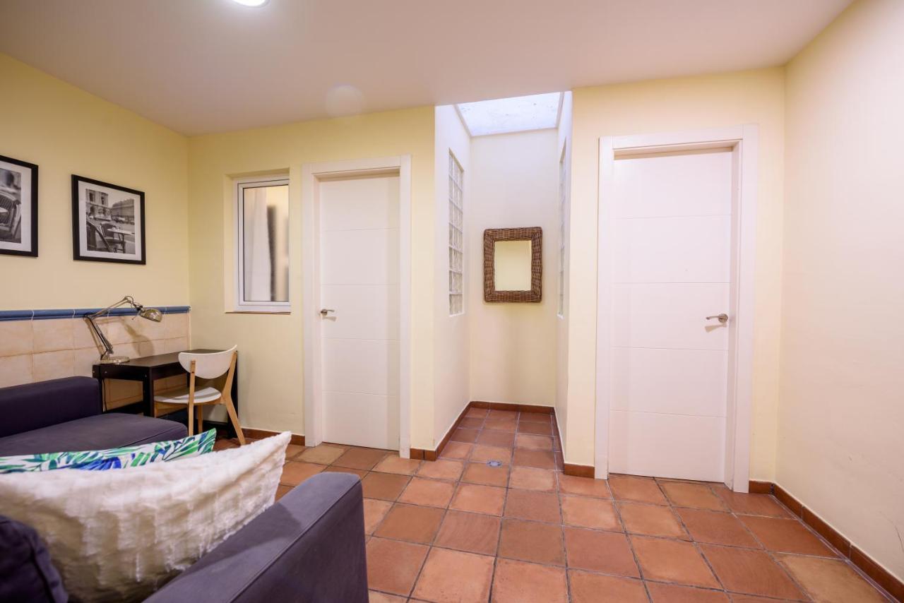 Ramblasrentals Chic & Spacious Flat Pool Table 15M Ramblas - Parking - Wifi Barcelona Exteriör bild