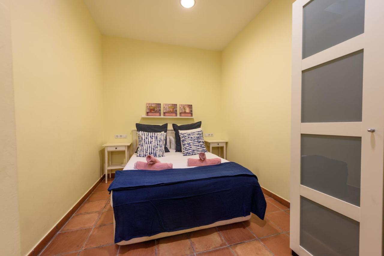 Ramblasrentals Chic & Spacious Flat Pool Table 15M Ramblas - Parking - Wifi Barcelona Exteriör bild