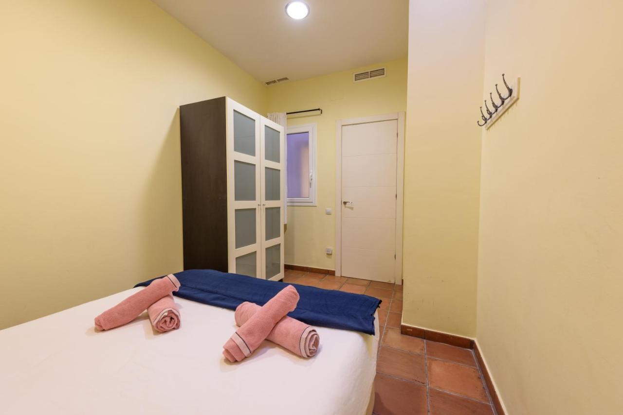 Ramblasrentals Chic & Spacious Flat Pool Table 15M Ramblas - Parking - Wifi Barcelona Exteriör bild