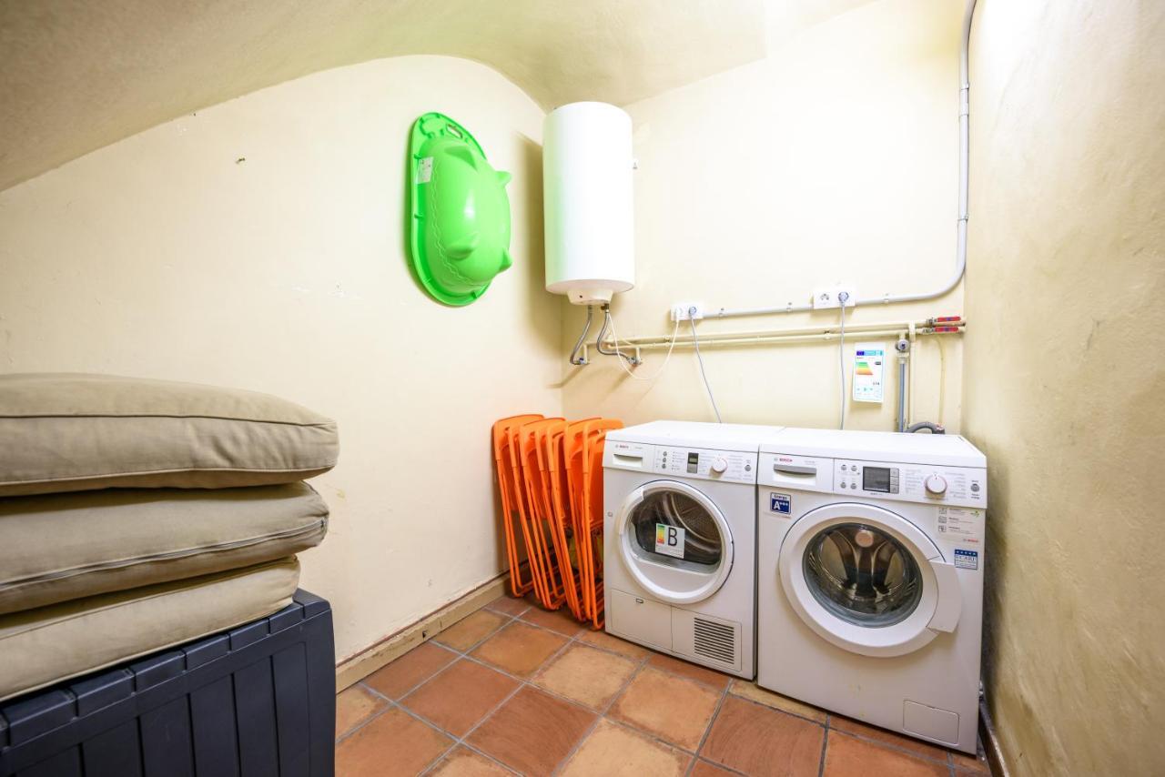 Ramblasrentals Chic & Spacious Flat Pool Table 15M Ramblas - Parking - Wifi Barcelona Exteriör bild