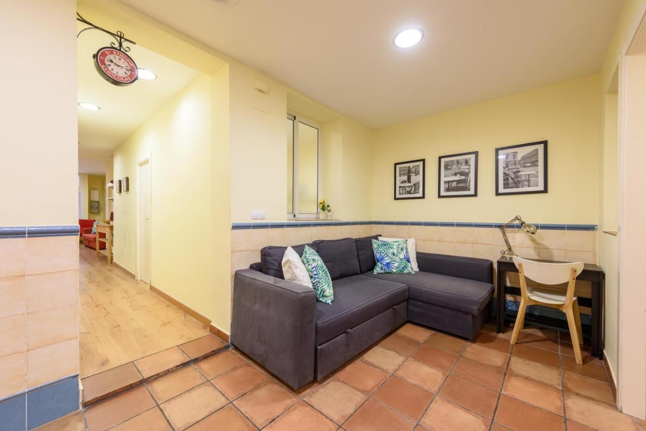 Ramblasrentals Chic & Spacious Flat Pool Table 15M Ramblas - Parking - Wifi Barcelona Exteriör bild