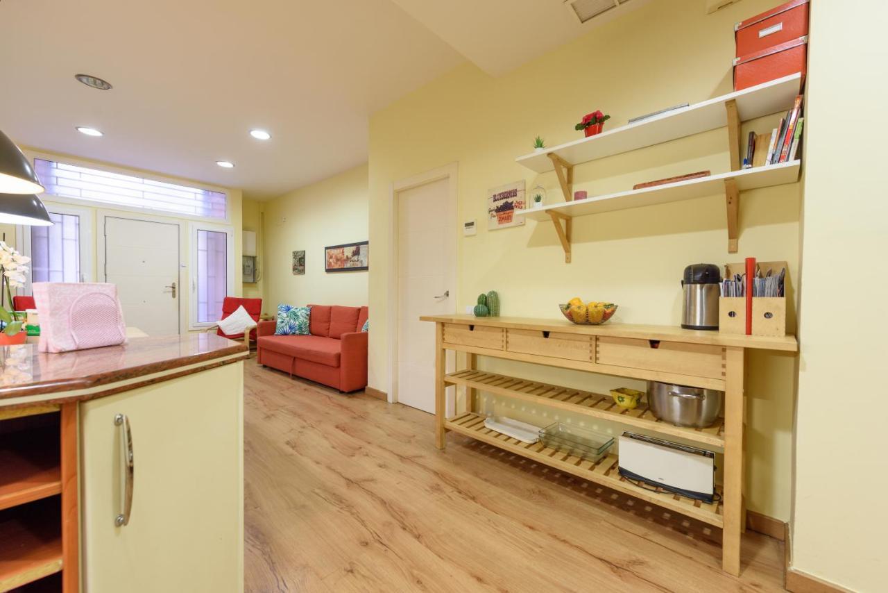 Ramblasrentals Chic & Spacious Flat Pool Table 15M Ramblas - Parking - Wifi Barcelona Exteriör bild